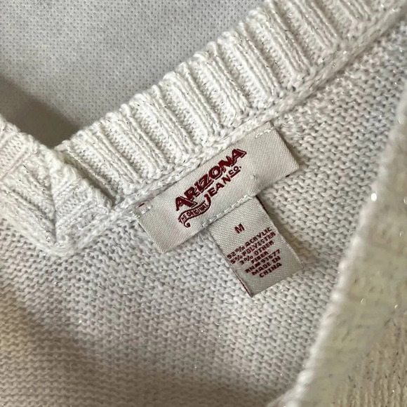 Arizona Jeans Cold Shoulder Destructed Metallic Sweater Size‎ Medium - Picture 8 of 11